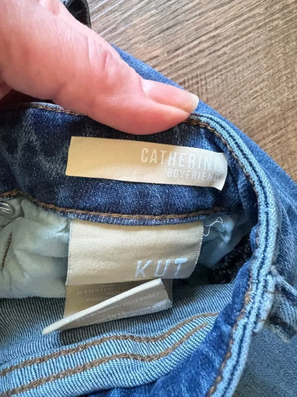 KUT From the Kloth mid rise Catherine Boyfriend jeans medium wash denim 14 EUC